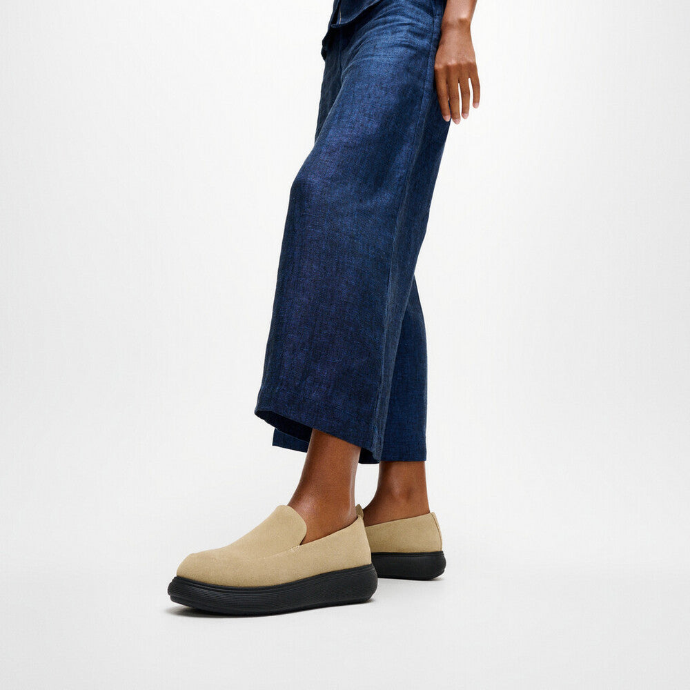 iQ-COMFF SUEDE LOAFERS