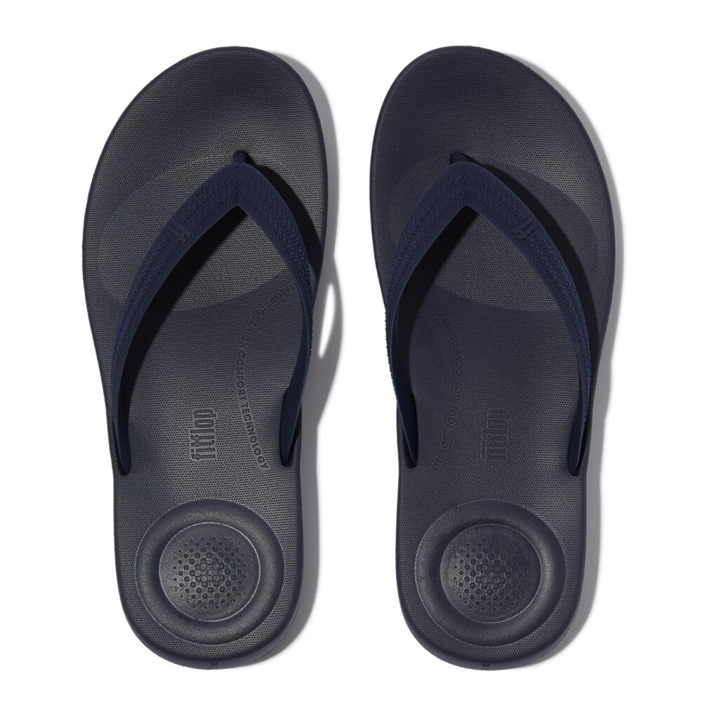 iQUSHION MENS TEXTURED-STRAP FLIP-FLOPS