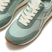 RETRO-Q x PANTONE SNEAKER