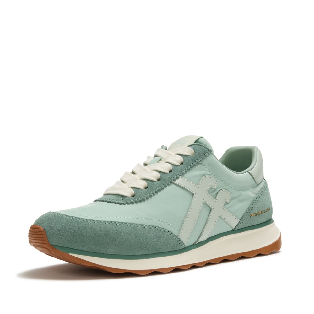 RETRO-Q x PANTONE SNEAKER
