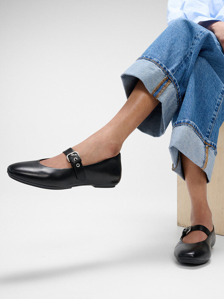DELICATOSOFT LEATHER MARY JANES - BLACK (E3D-090)