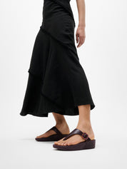 LULU CRYSTAL-BUCKLE LEATHER TOE-POST SANDALS