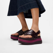 F-MODE STACK QUILTED-LEATHER BACK-STRAP TOE-POST SANDALS
