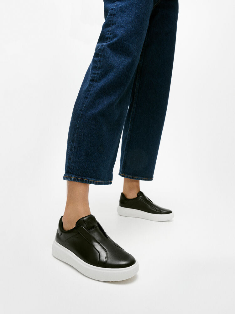 RTG LEATHER LACELESS TRAINERS