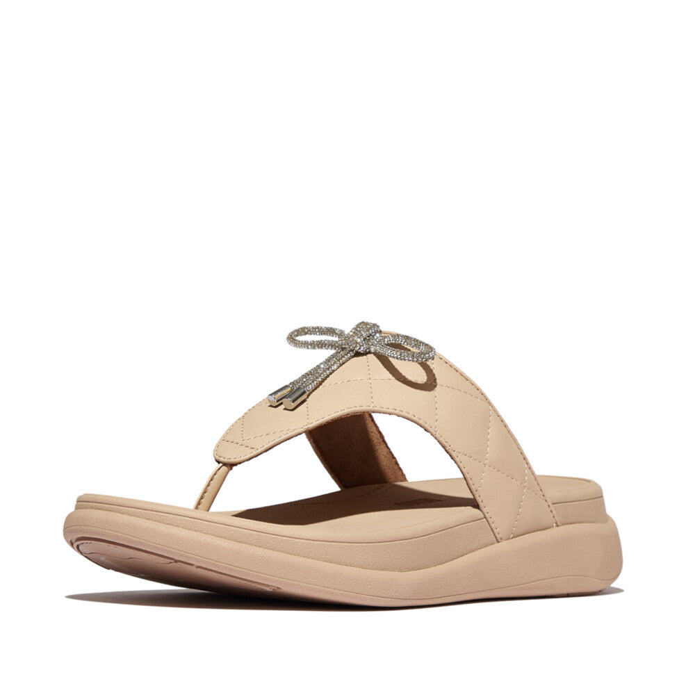 F-MODE GO CRYSTAL-BOW QUILTED TOE-POST SANDALS - CLASSIC BEIGE (E1N-B41)