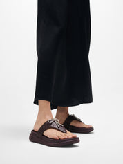 F-MODE GO CRYSTAL-BOW QUILTED TOE-POST SANDALS - PLUMBERRY (E1N-C88)