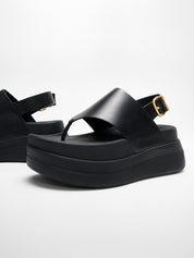 F-MODE STACK LEATHER BACK-STRAP TOE-POST SANDALS - BLACK (E2G-001)