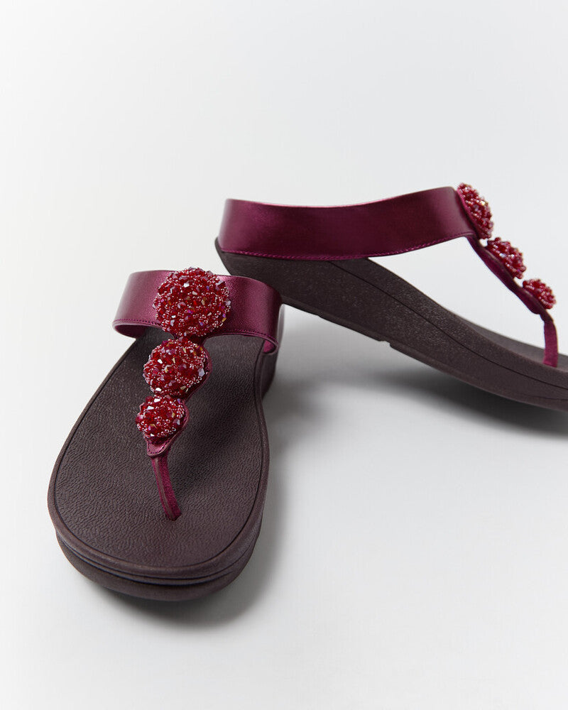 FINO BEADIE-BUTTON METALLIC TOE-POST SANDALS - METALLIC RUBY