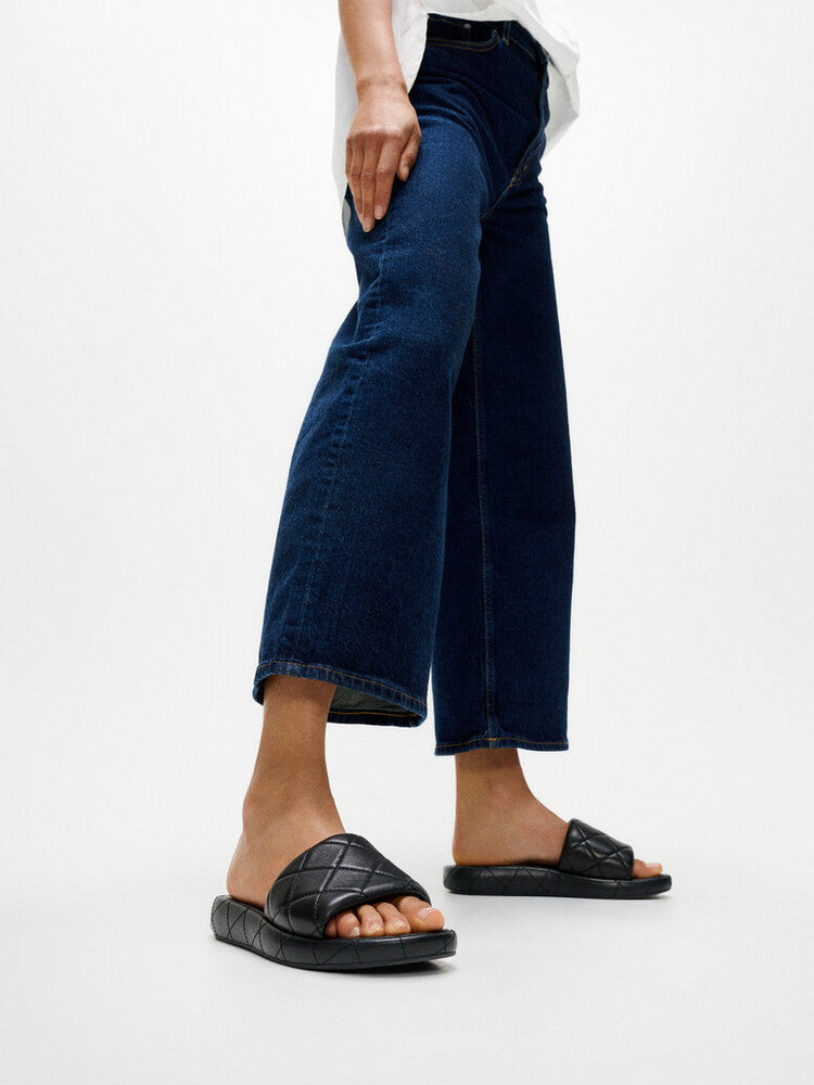 IQUSHION D-LUXE PADDED QUILTED-LEATHER SLIDES