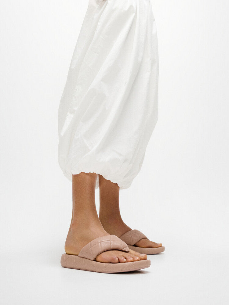 IQUSHION D-LUXE PADDED QUILTED-LEATHER T/P SANDALS