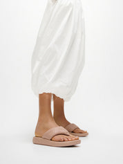 IQUSHION D-LUXE PADDED QUILTED-LEATHER T/P SANDALS