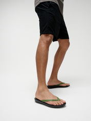 iQUSHION MENS ERGONOMIC FLIP-FLOPS -BLACK/LEAF GREEN