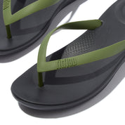 iQUSHION MENS ERGONOMIC FLIP-FLOPS -BLACK/LEAF GREEN
