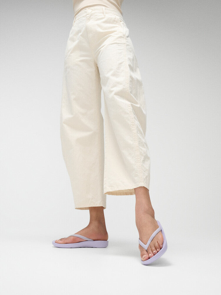 iQUSHION ERGONOMIC FLIP-FLOPS - COOL LILAC (E54-C99)