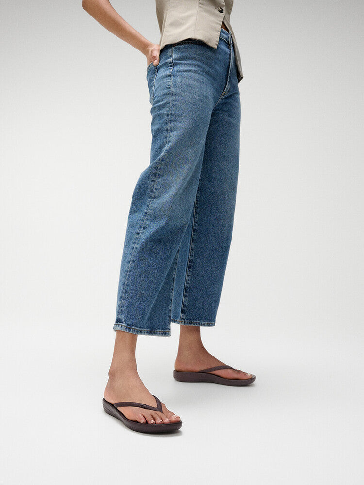 iQUSHION ERGONOMIC FLIP-FLOPS - PLUMBERRY (E54-C88)