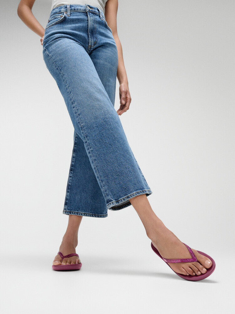 iQUSHION OMBRÉ-SPARKLE FLIP-FLOPS