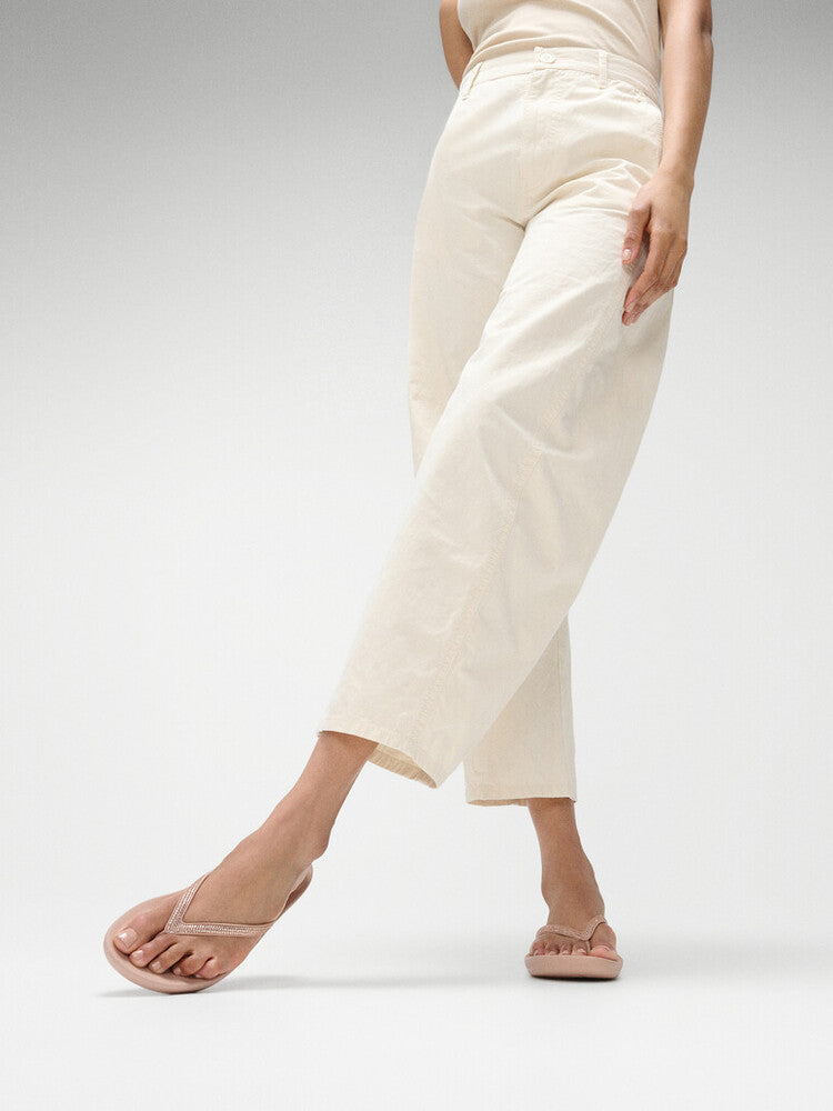 iQUSHION SPARKLE FLIP-FLOPS - CLASSIC BEIGE (R08-B41)