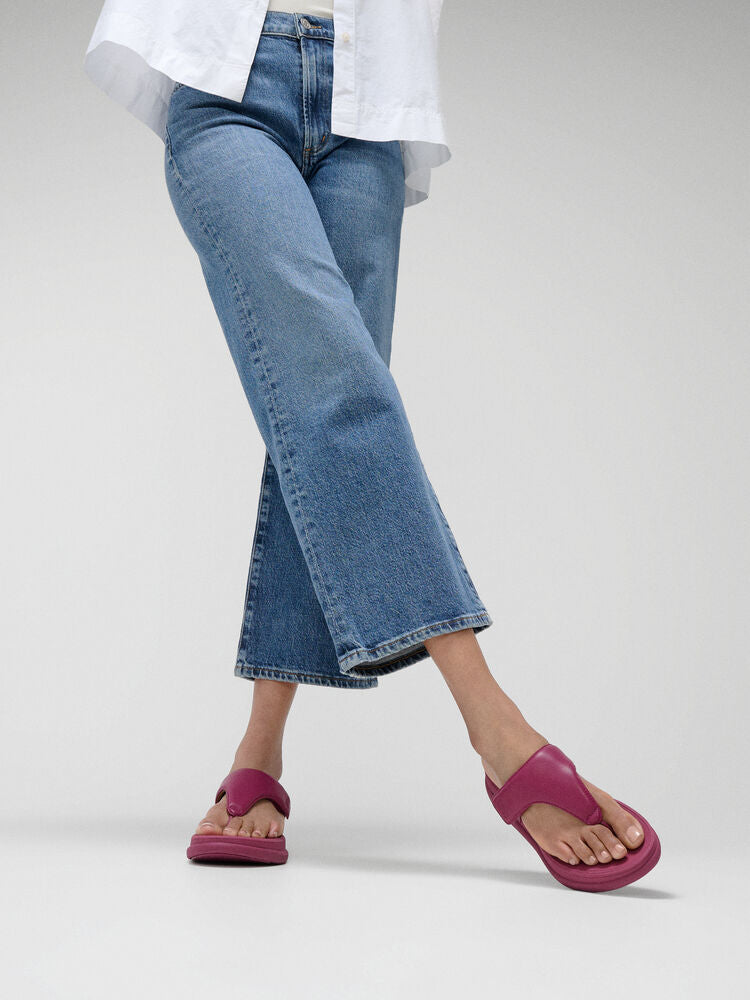 F-MODE GO ADJUSTABLE FLATFORM TOE-POST SANDALS