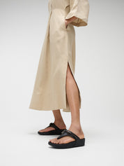 LULU GLITZ-BOW LEATHER TOE-POST SANDALS - ALL BLACK (E1G-090)