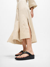 LULU SQUARE-CHAIN LEATHER TOE-POST SANDALS - BLACK (E1I-001)