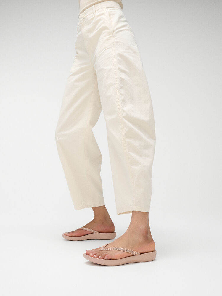 iQUSHION SPARKLE FLIP-FLOPS