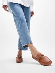 DELICATO SQUARE-CHAIN SOFT LEATHER LOAFERS