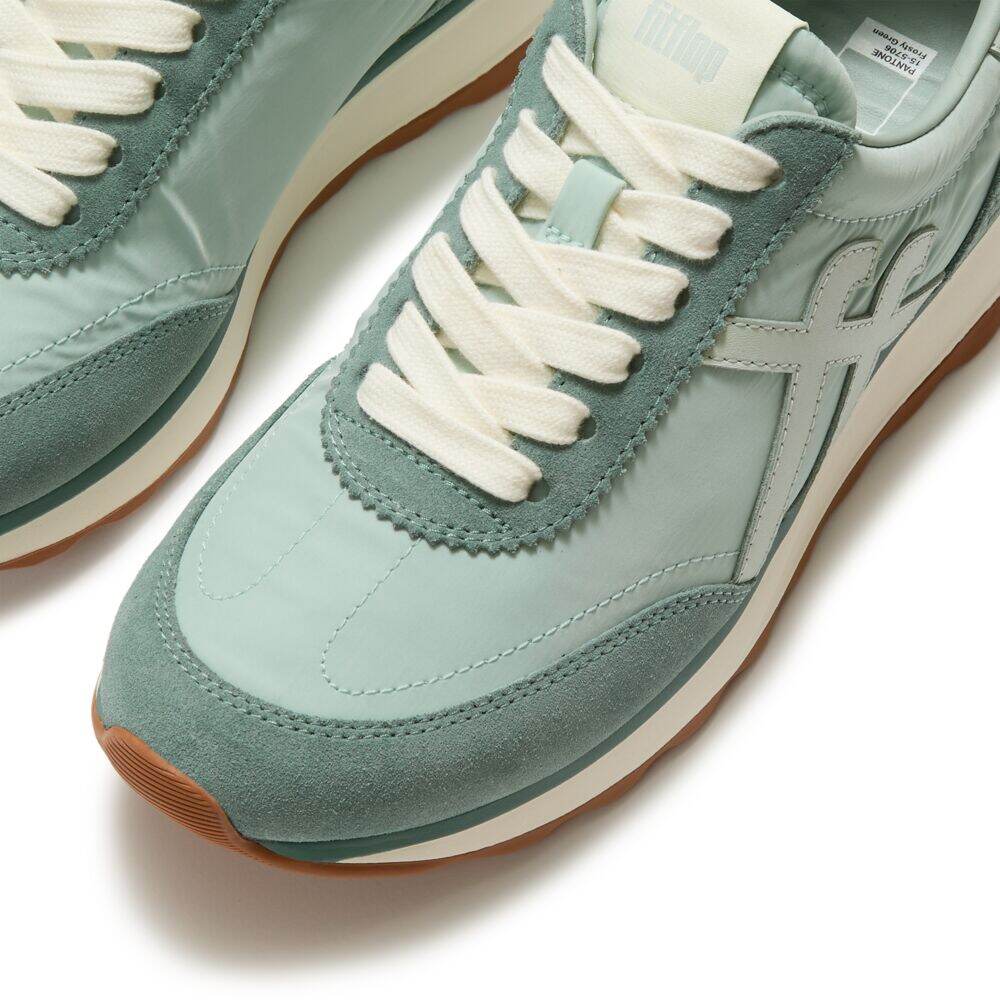 RETRO-Q x PANTONE SNEAKER