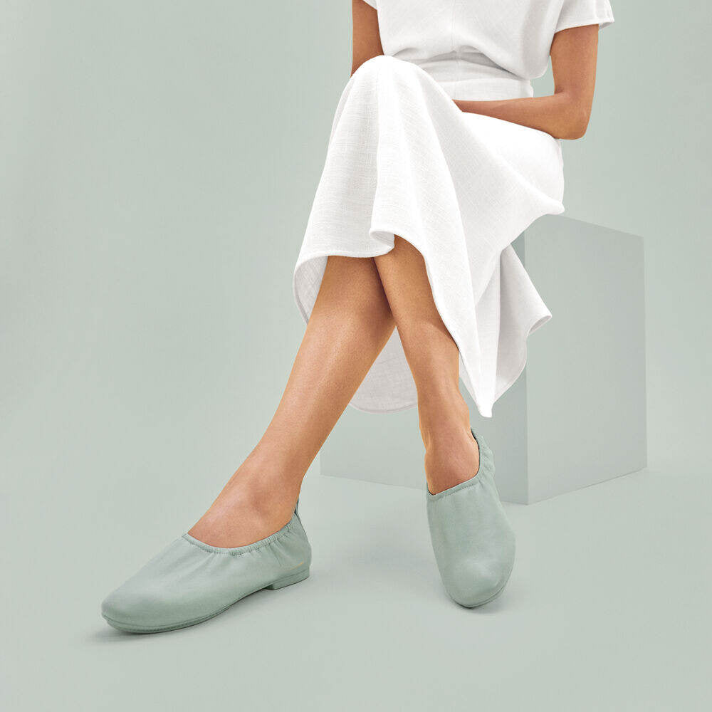 DELICATO x PANTONE SOFT LEATHER BALLERINAS