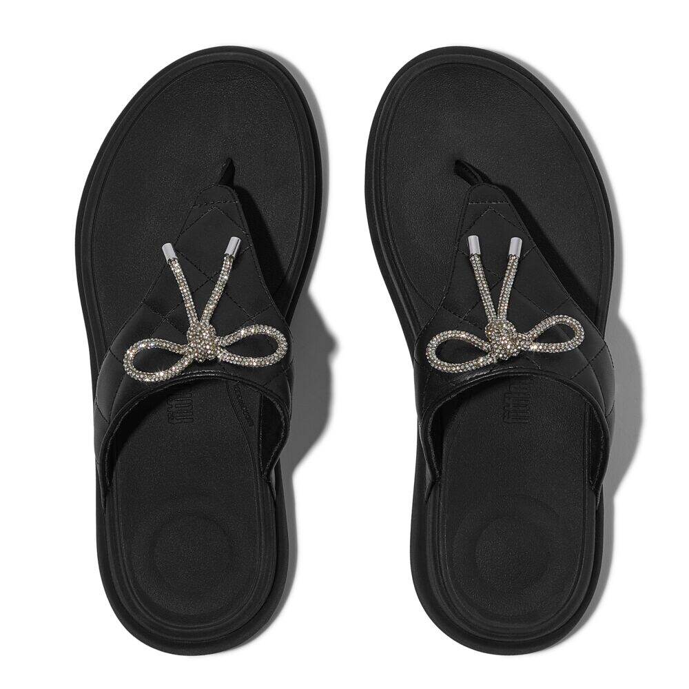 F-MODE GO CRYSTAL-BOW QUILTED TOE-POST SANDALS