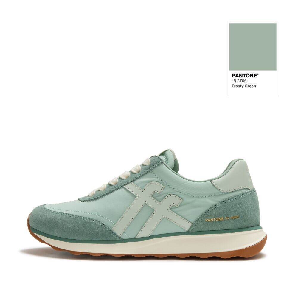 RETRO-Q x PANTONE SNEAKER