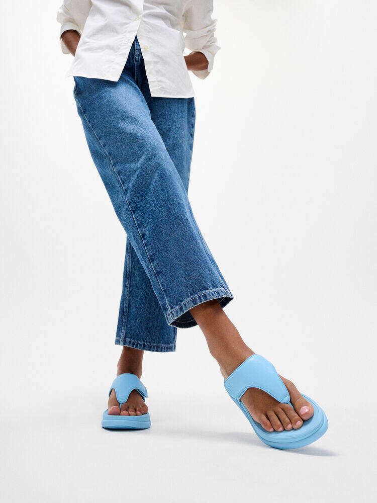F-MODE GO ADJUSTABLE TOE-POST SANDALS