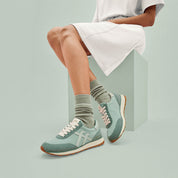 RETRO-Q x PANTONE SNEAKER