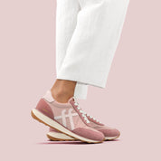 RETRO-Q x PANTONE SNEAKER