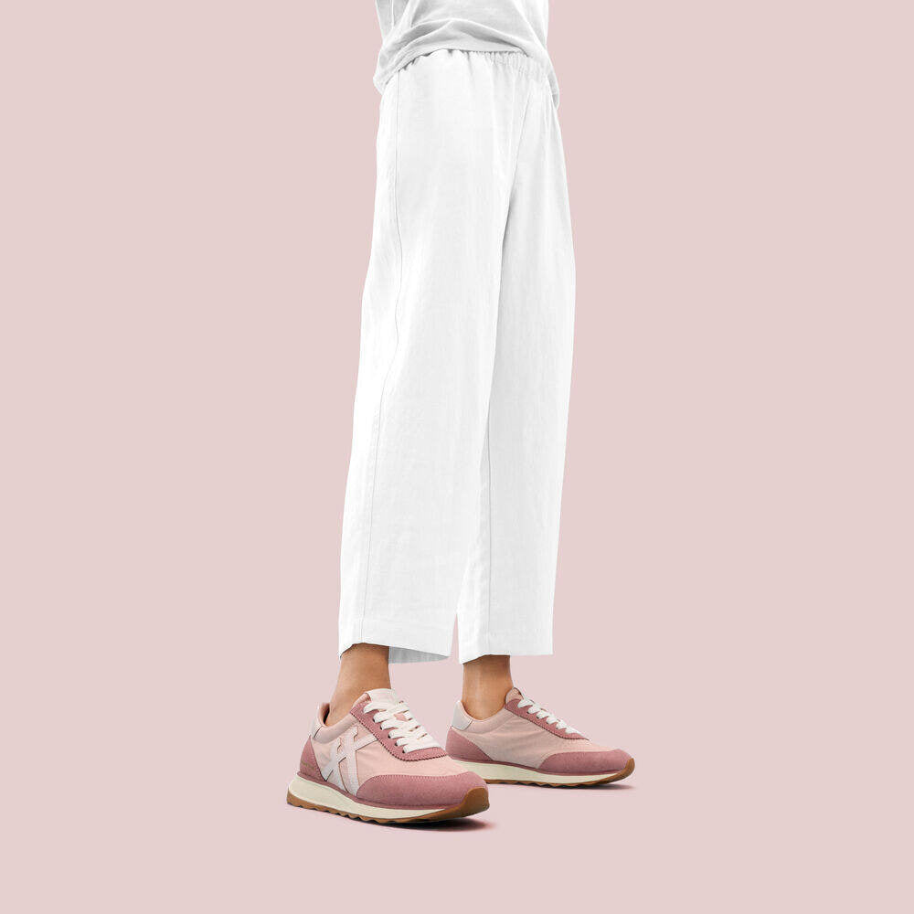RETRO-Q x PANTONE SNEAKER