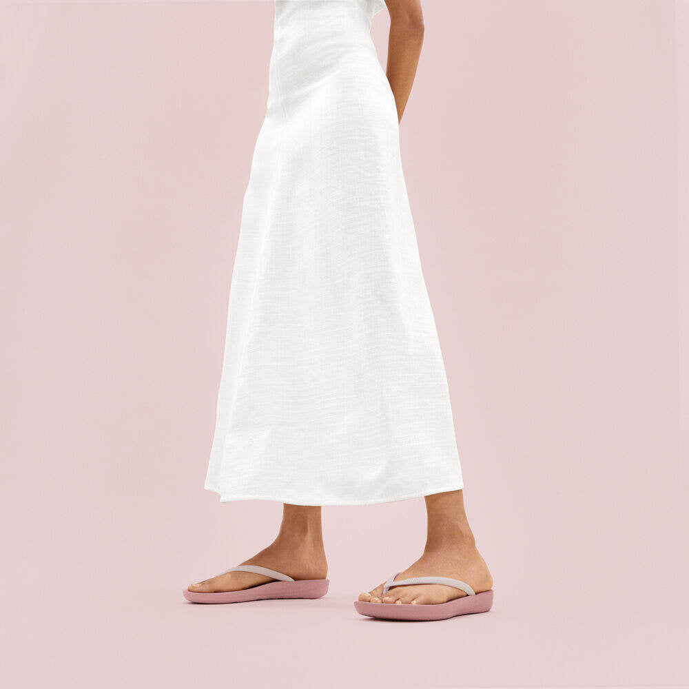 IQUSHION x PANTONE FLIP FLOP - SOLID